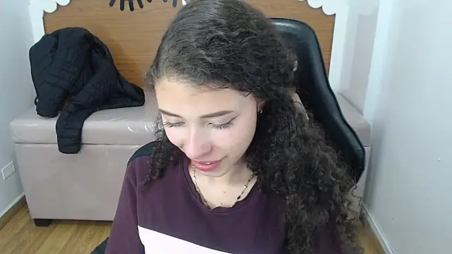 Snapshot of danatella_a chatting on 8, 10, 2025 danatella a online show from 8, 10, 2025