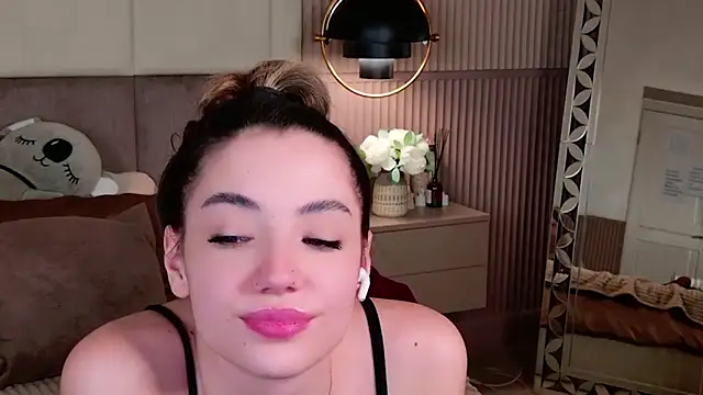 Alice Deleon online show from 28, 2, 2025