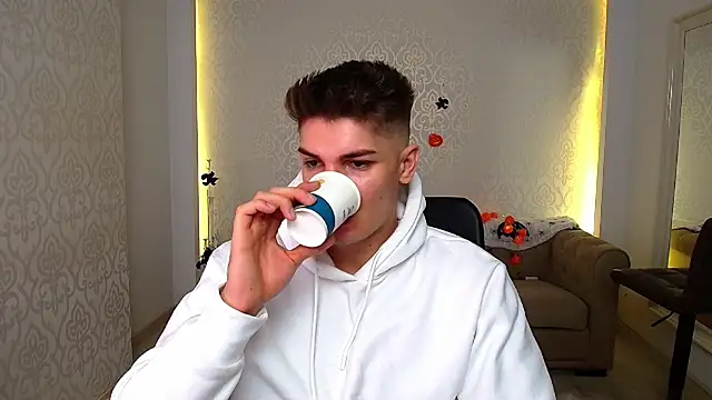 MaxKaiden online show from 23, 10, 2025