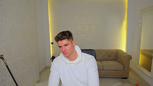 MaxKaiden online show from 5, 11, 2025