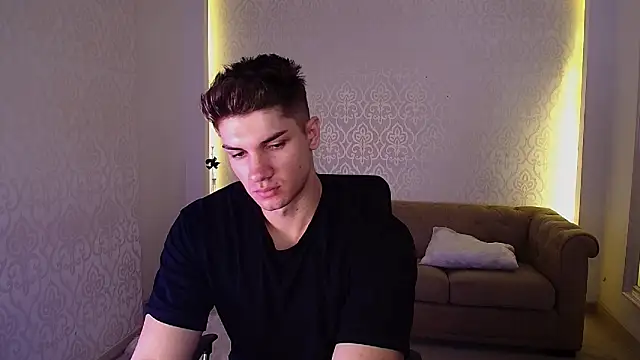 MaxKaiden online show from 24, 11, 2025