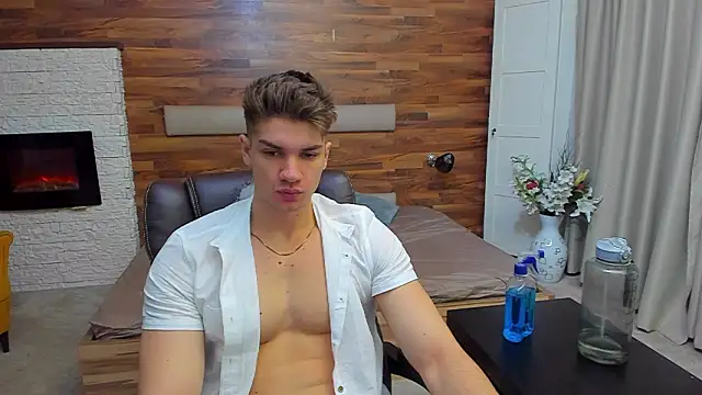 MaxKaiden online show from 12, 3, 2026