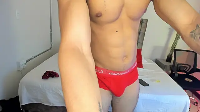 Snapshot of Taylercross chatting on 15, 3, 2025 Taylercross online show from 15, 3, 2025