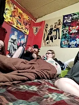 DblstuffedOrero online show from 8, 3, 2025