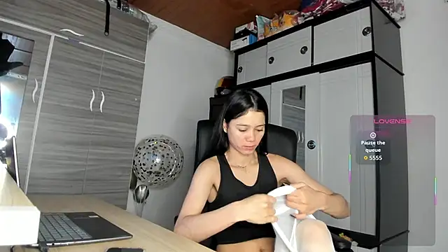 MollyCraft online show from 8, 11, 2025