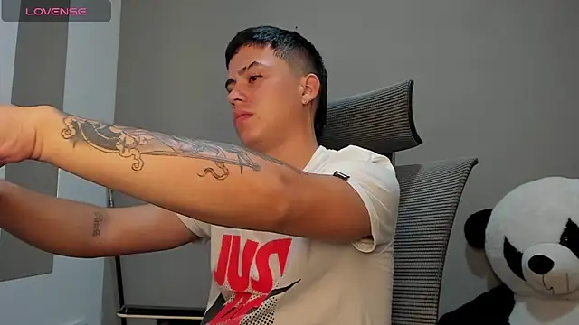 mattiwsmorris  online show from 12, 11, 2025