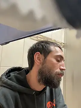 Snapshot of QueenM3 chatting on 10, 10, 2025 QueenM3 online show from 10, 10, 2025