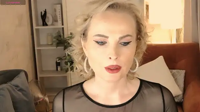 Snapshot of Sandra_Kind chatting on 8, 3, 2026 Sandra Kind online show from 8, 3, 2026