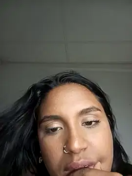 Snapshot of victoria_roussee chatting on 19, 2, 2025 victoria roussee online show from 19, 2, 2025