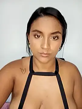 Snapshot of victoria_roussee chatting on 26, 2, 2025 victoria roussee online show from 26, 2, 2025