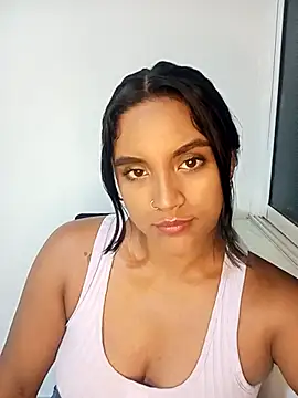 Snapshot of victoria_roussee chatting on 4, 3, 2025 victoria roussee online show from 4, 3, 2025