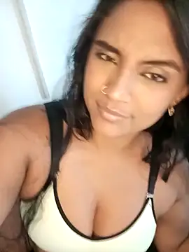 Snapshot of victoria_roussee chatting on 8, 3, 2025 victoria roussee online show from 8, 3, 2025