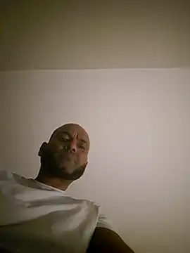 Snapshot of Mrnutella chatting on 5, 3, 2025 Mrnutella online show from 5, 3, 2025