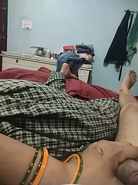 Snapshot of indian_couple4 chatting on 3, 3, 2025 indian couple4 online show from 3, 3, 2025