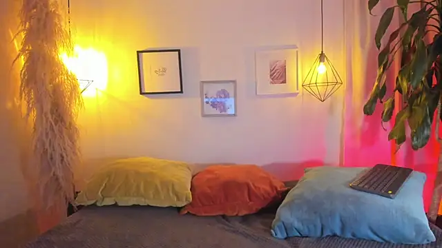 iiangel  online show from 9, 10, 2025