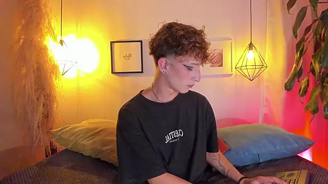 iiangel  online show from 10, 10, 2025