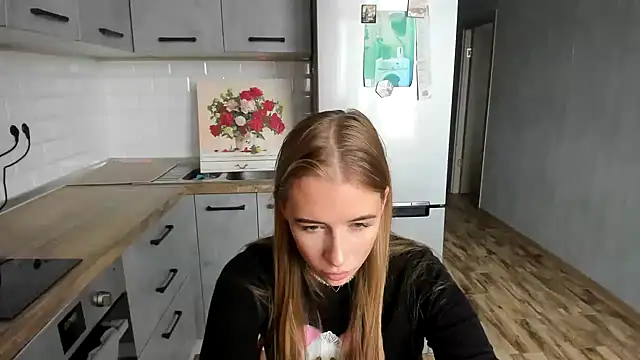 Snapshot of AnnNorriss chatting on 9, 10, 2025 AnnNorriss online show from 9, 10, 2025