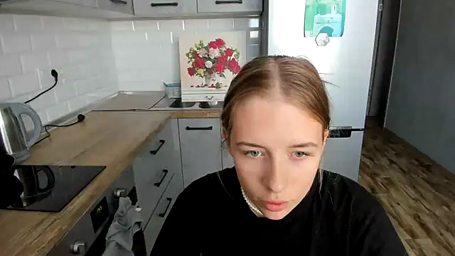 Snapshot of AnnNorriss chatting on 20, 10, 2025 AnnNorriss online show from 20, 10, 2025