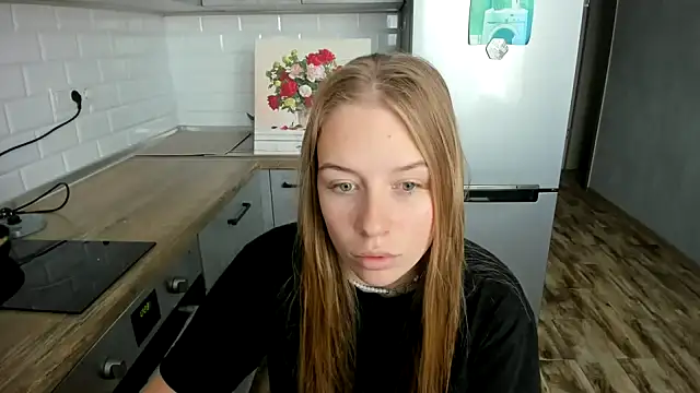 Snapshot of AnnNorriss chatting on 23, 10, 2025 AnnNorriss online show from 23, 10, 2025