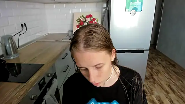 Snapshot of AnnNorriss chatting on 30, 10, 2025 AnnNorriss online show from 30, 10, 2025