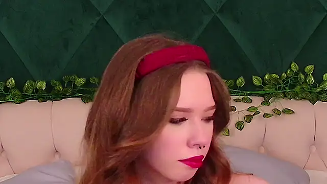 Sierra Fane online show from 19, 2, 2025