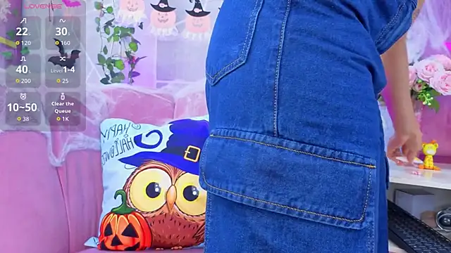 Snapshot of EmmyCortez chatting on 22, 10, 2025 EmmyCortez online show from 22, 10, 2025