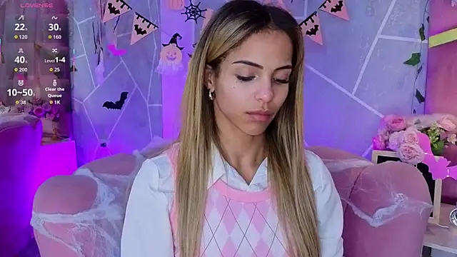 Snapshot of EmmyCortez chatting on 30, 10, 2025 EmmyCortez online show from 30, 10, 2025