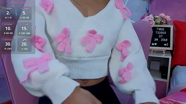 Snapshot of EmmyCortez chatting on 4, 11, 2025 EmmyCortez online show from 4, 11, 2025