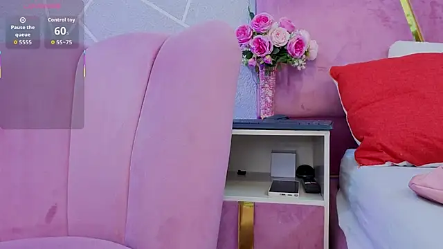 Snapshot of EmmyCortez chatting on 5, 11, 2025 EmmyCortez online show from 5, 11, 2025