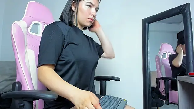 Zamira Taylor online show from 22, 3, 2025