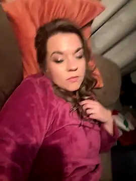 Snapshot of SirensKissss chatting on 8, 11, 2025 SirensKissss online show from 8, 11, 2025