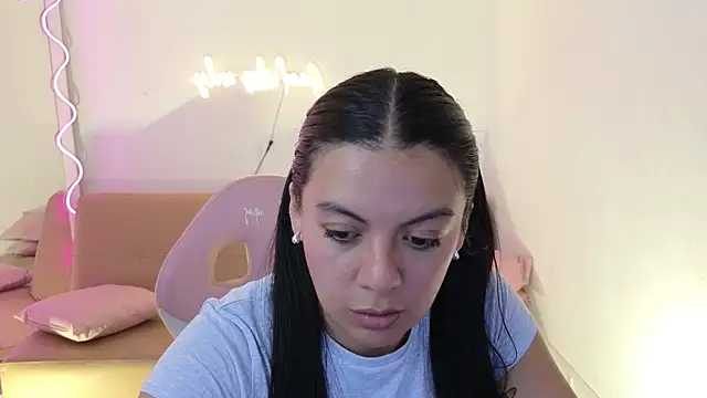 Coraline tay online show from 27, 2, 2025