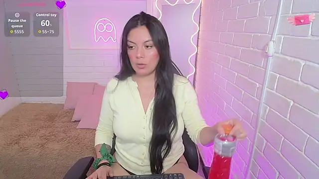 Coraline tay online show from 2, 10, 2025