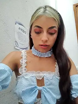 Snapshot of Mandysexycute chatting on 28, 11, 2025 Mandysexycute online show from 28, 11, 2025