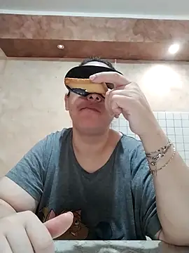 Snapshot of Dolcecurvy chatting on 25, 10, 2025 Dolcecurvy online show from 25, 10, 2025