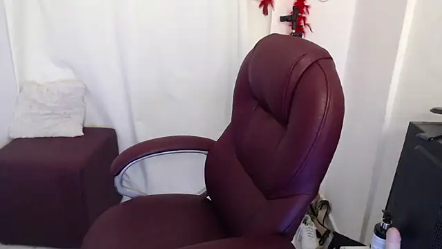 Snapshot of Mature_2025 chatting on 13, 3, 2026 Mature 2025 online show from 13, 3, 2026