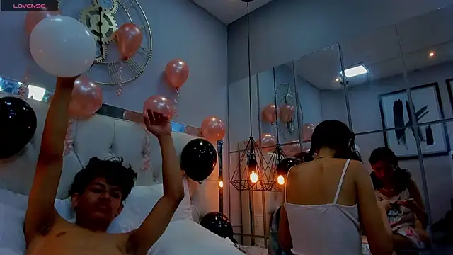 leslieanddrako online show from 14, 10, 2025