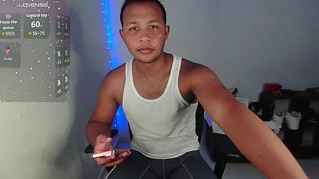 Snapshot of Gooss_cum chatting on 24, 10, 2025 Gooss cum online show from 24, 10, 2025