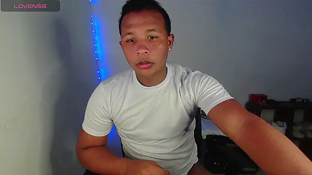 Snapshot of Gooss_cum chatting on 7, 11, 2025 Gooss cum online show from 7, 11, 2025