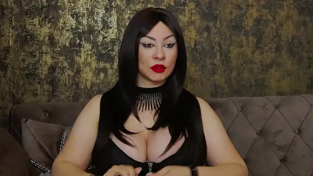 Snapshot of MistressAmberCrost chatting on 28, 10, 2025 MistressAmberCrost online show from 28, 10, 2025