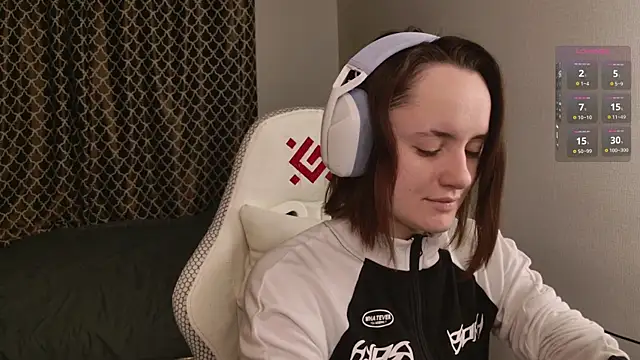 Luna Loveee online show from 13, 11, 2025