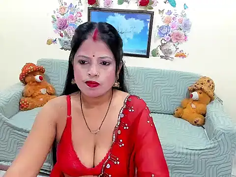 Snapshot of leahgotiii chatting on 6, 3, 2026 leahgotiii online show from 6, 3, 2026