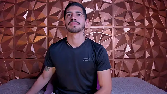 Snapshot of AlejandroStormm chatting on 9, 11, 2025 AlejandroStormm online show from 9, 11, 2025