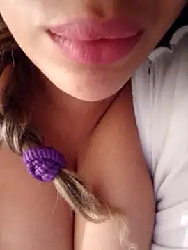 Snapshot of Sexlove1xo chatting on 6, 3, 2025 Sexlove1xo online show from 6, 3, 2025