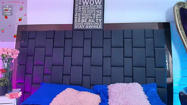 Lexi Howard  online show from 26, 11, 2025