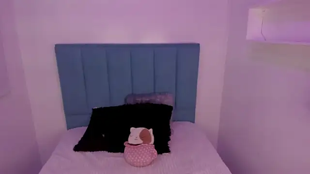 Anniie  Evans online show from 9, 10, 2025