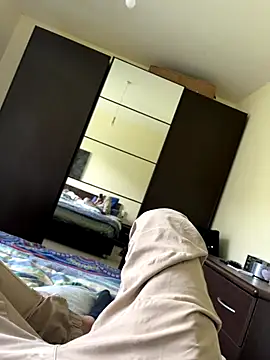 mikekmi21 online show from 15, 12, 2025