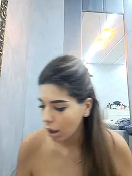 Bella Posh online show from 28, 10, 2025