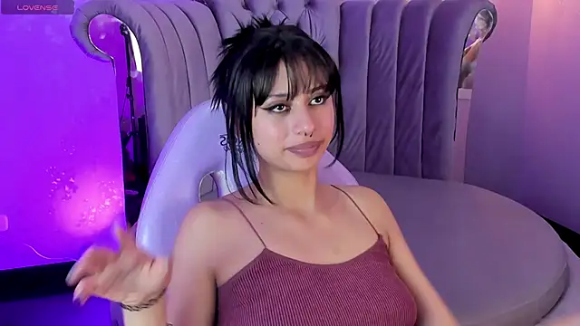 Seren Bleck online show from 5, 3, 2025