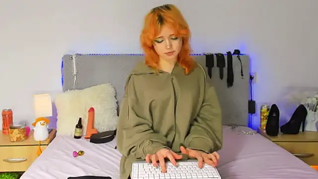 EmilyAngells online show from 19, 11, 2025